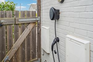 Car charger- click for photo gallery